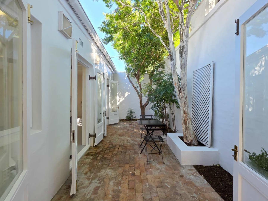 2 Bedroom Property for Sale in Gardens Western Cape